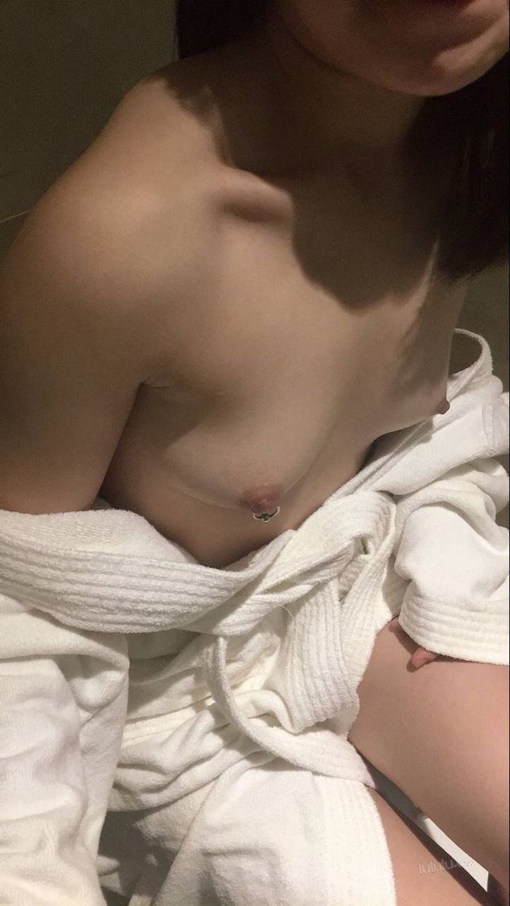 Amateur Asian after sex selfie - Porn image