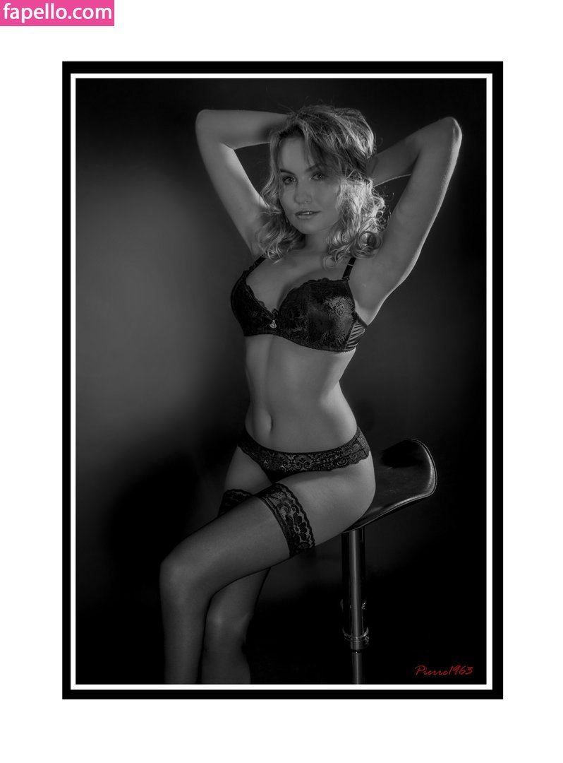 Russian model Nicole Ross #2 O.F. #NPAdTgrE