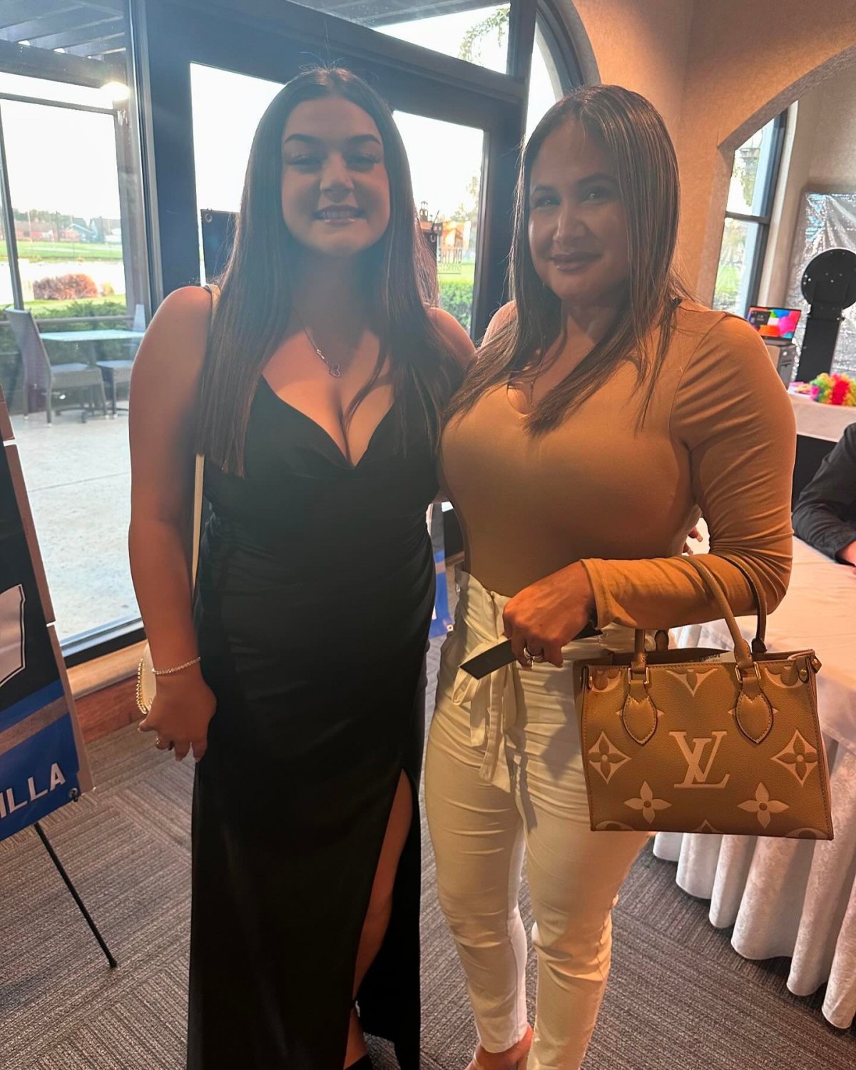 Mom or daughter #YMTSpnG5