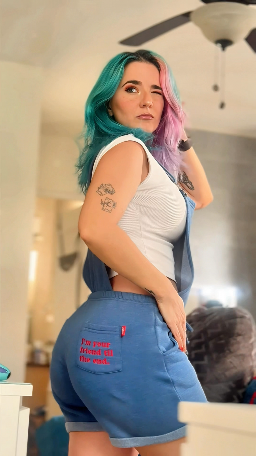 Diana Monster enseñando su tremendo y delicioso culo 🍑 #Q6RM0vGy