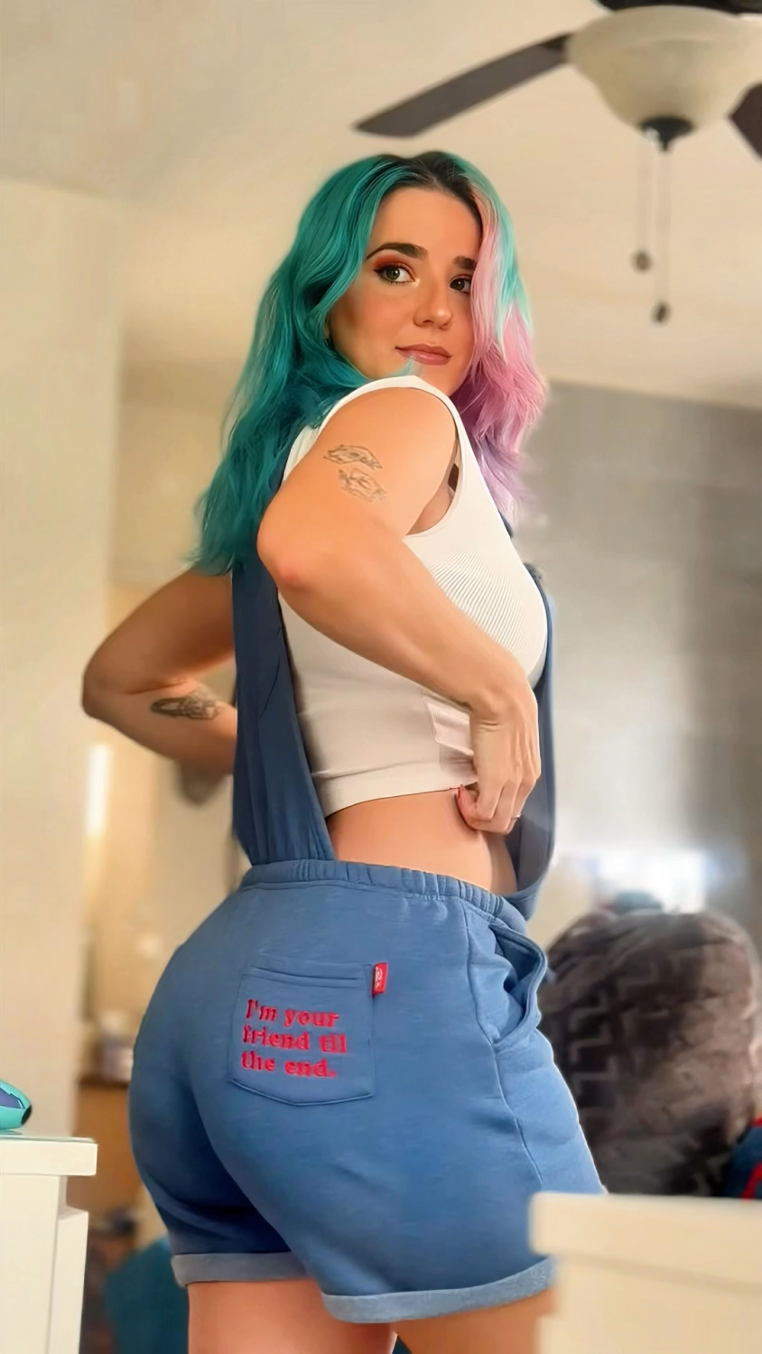 Diana Monster enseñando su tremendo y delicioso culo 🍑 #W85XTqw1