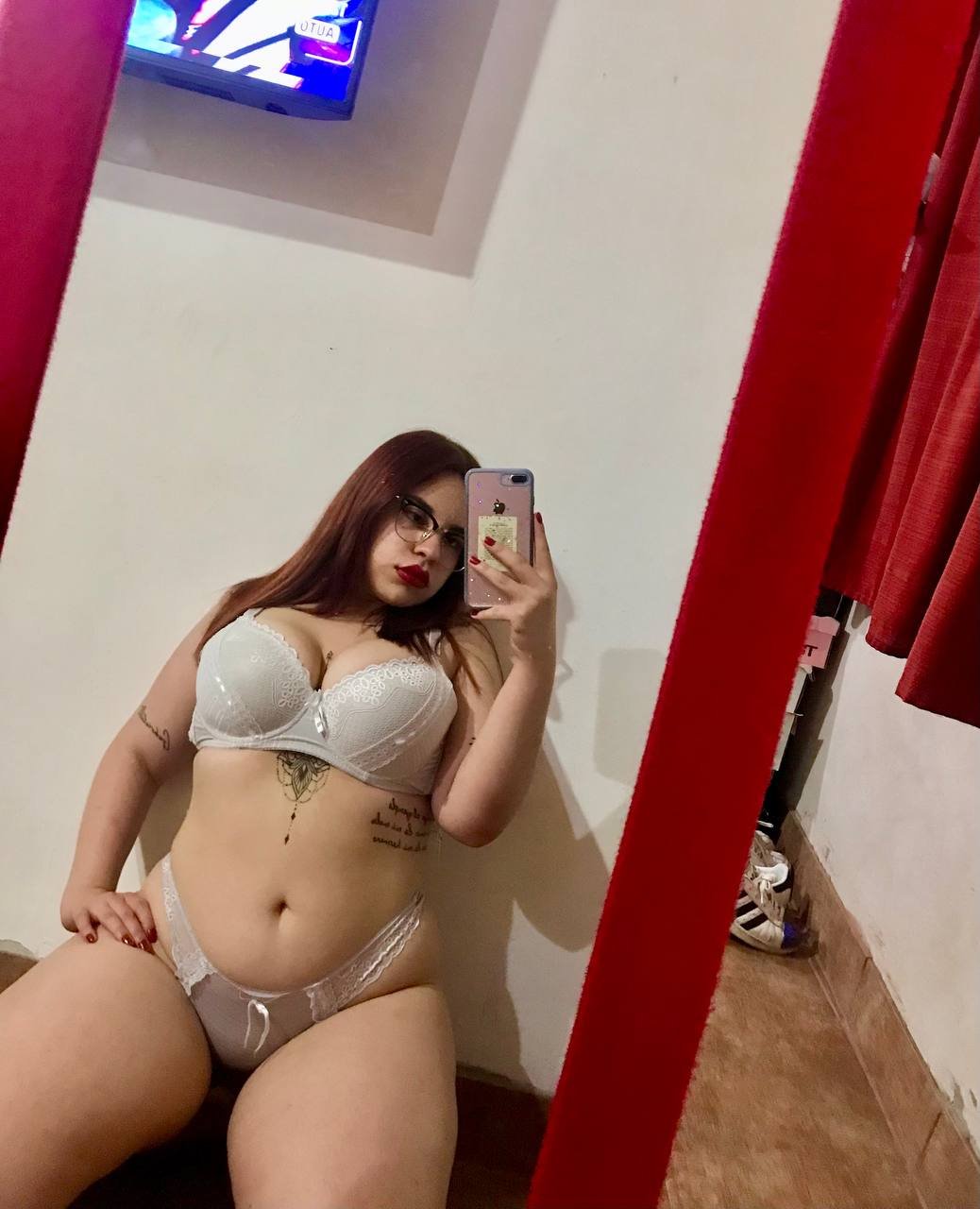 Gordita Argentina con carita inocente cogiendo y petes #6497l0UR