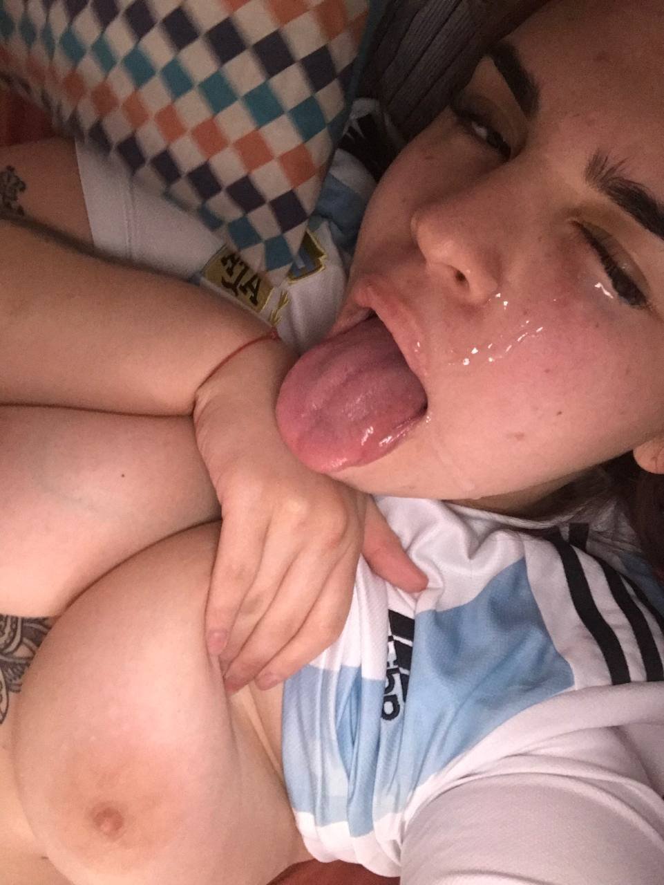 Gordita Argentina con carita inocente cogiendo y petes #QRvejrcw