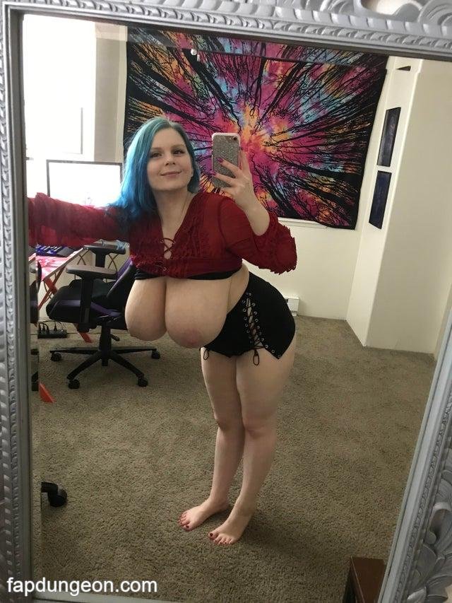 Huge Tits Slut - Cassie0pia â€“ Huge Boobs Cam Slut - Porn - EroMe